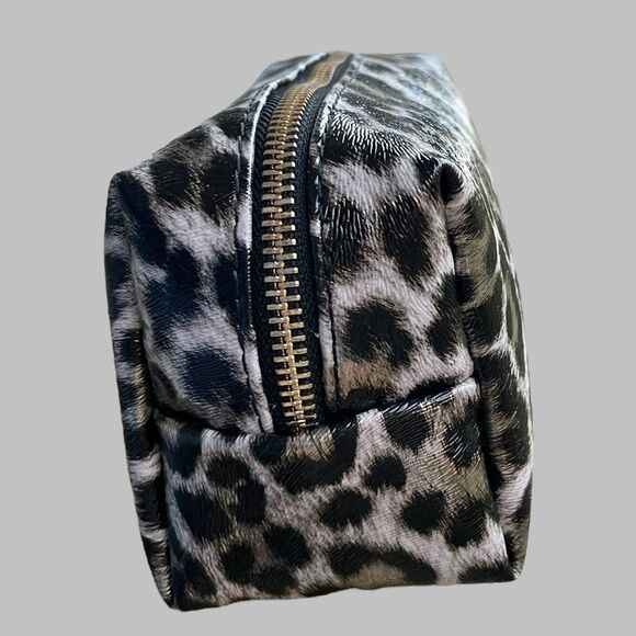 Vince Camuto Animal Print Makeup Toiletries Travel Bag NWT - Picture 4 of 8